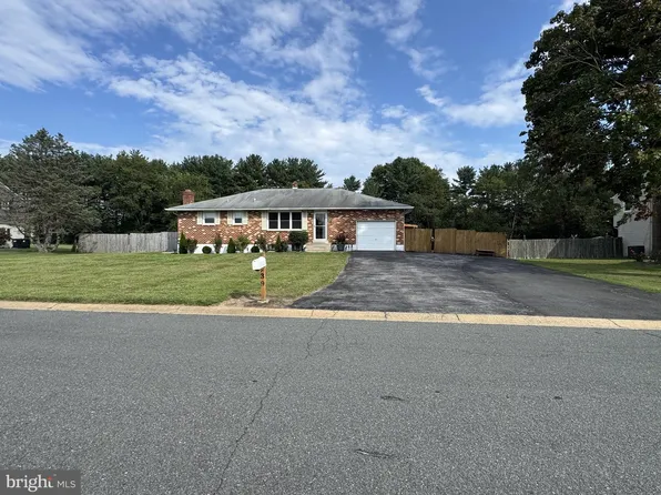 39 Rawlings Dr, Bear, DE 19701