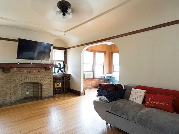 3rd image of 5728 W Wisconsin Ave #5728