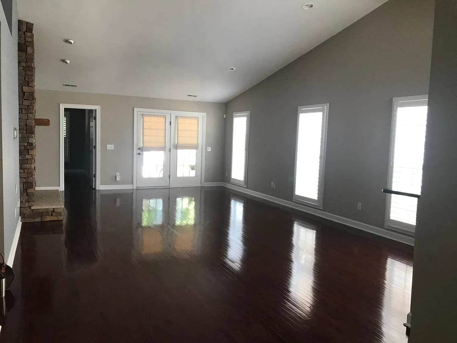 3 bed, 1792 sqft, $2,200 — Photo 3
