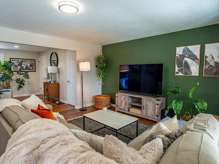 480 Troy St #3 — Photo 1