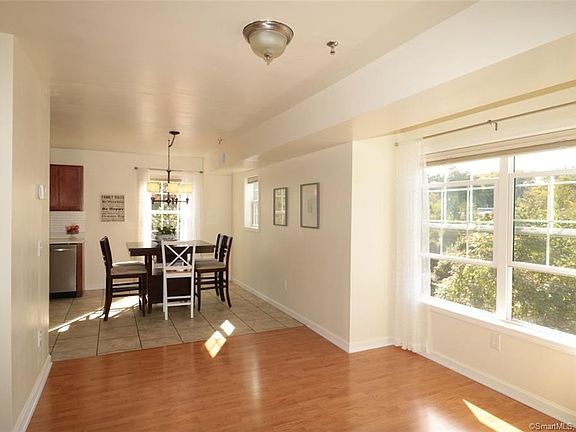 4th image of 310 Ely Ave #H