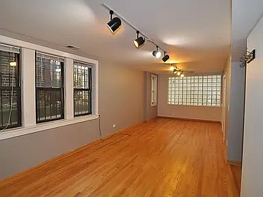2nd image of 1971 W Evergreen Ave #Basement