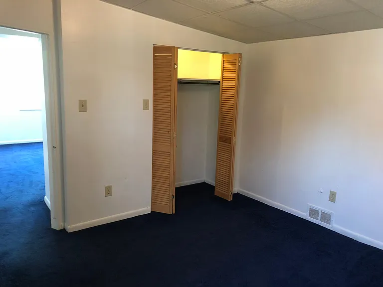 300 Amber St #1 — Photo 4
