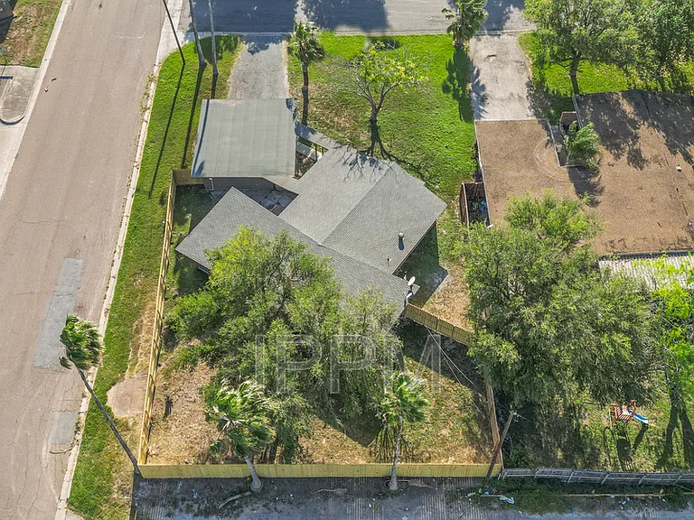 1651 Hamilton St — Photo 19