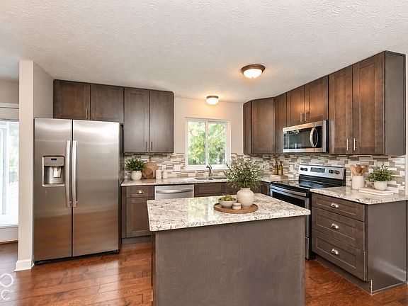 2nd image of 8935 Tanner Dr