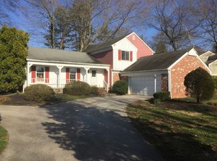 512 Ramblewood Dr, Bryn Mawr, PA 19010