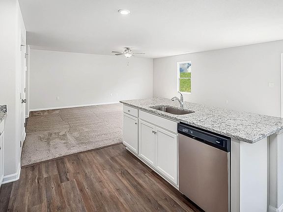 3rd image of 592 Lamorak Pl