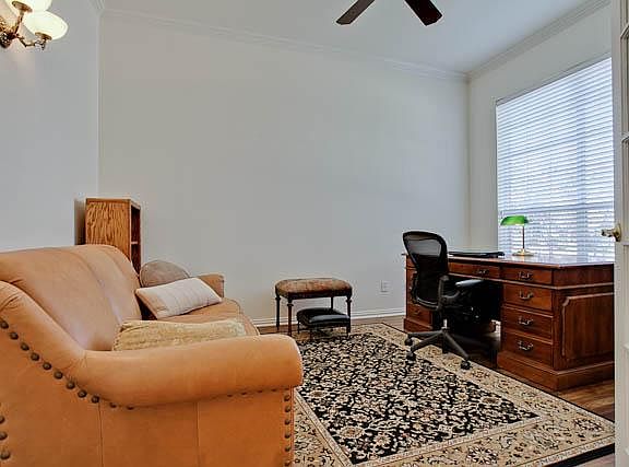 4th image of 1205 Lake Point Cir