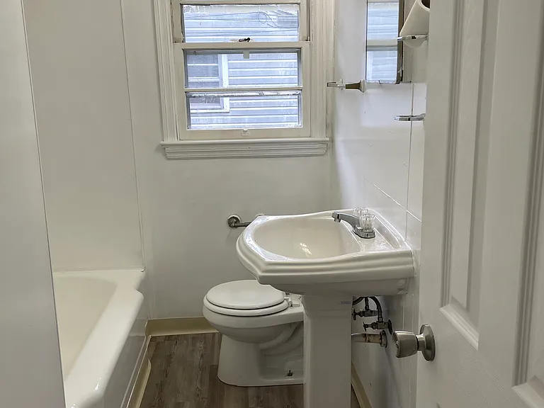 227 Richmond Dr NW — Photo 4