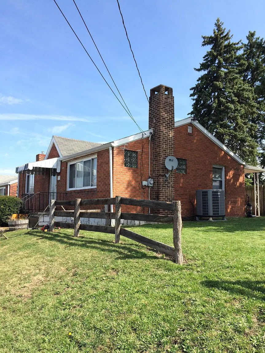 7 Chaffee St photo 1