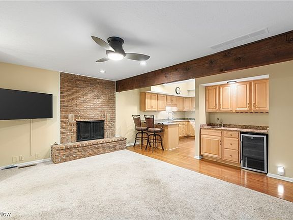 3rd image of 420 Willow Cir #26