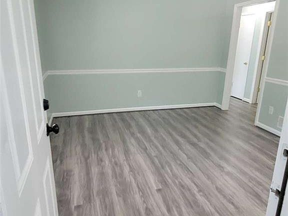 5th image of 4648 Pine Tree Cir #B