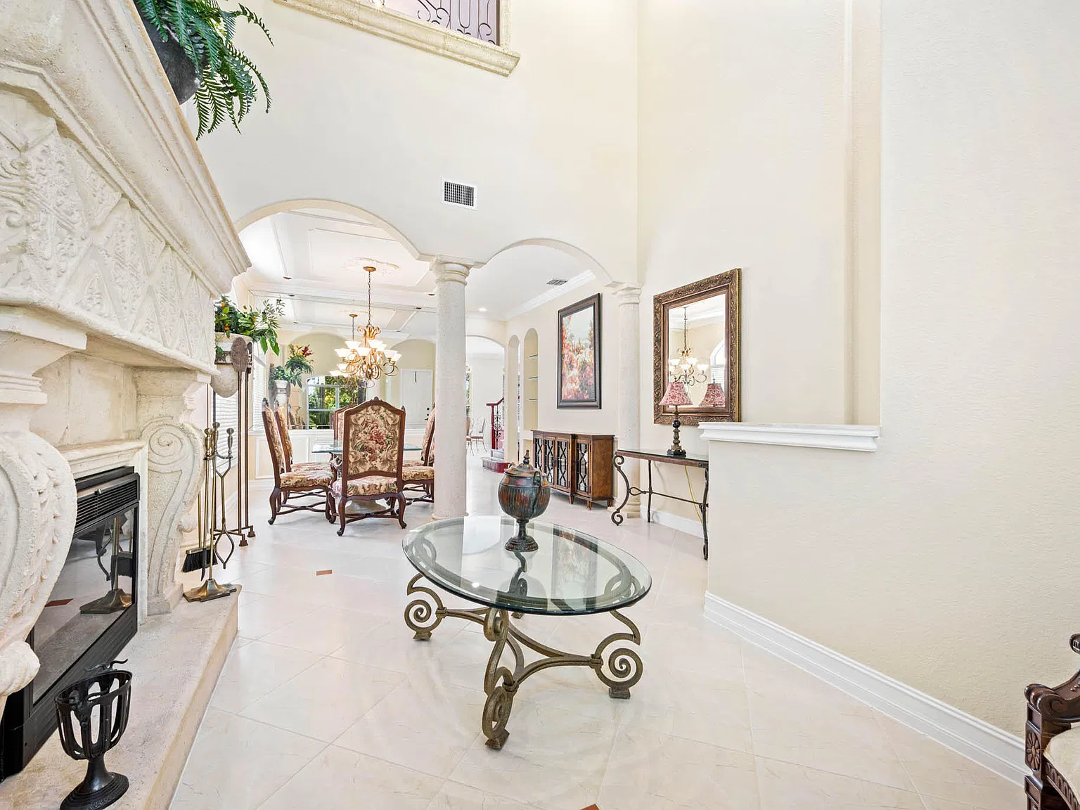 4 bed, 2.5 bath, 2490 sqft, $3,700 — Photo 3