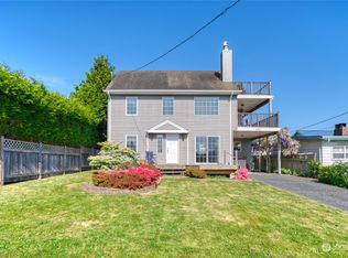 690 Kendor Dr, Point Roberts, WA
