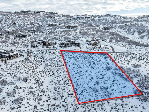 4th image of 648 E Canyon Gate Rd