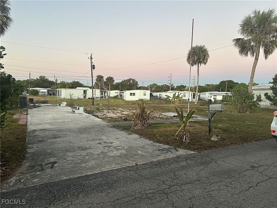1st image of 317 Lantern Ln