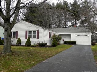 28 Sky View Dr, West Hartford, CT 06117