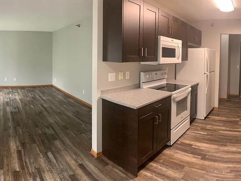 Linden West Apartments — Photo 5