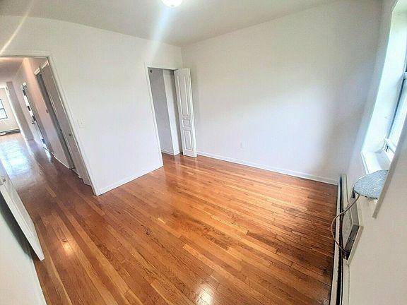 4th image of 686 Willoughby Ave APT 3L