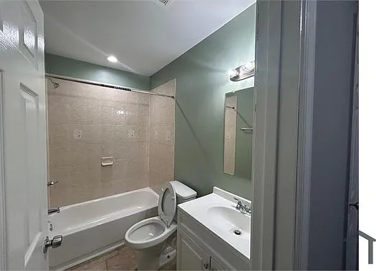 2600 Robb St — Photo 6