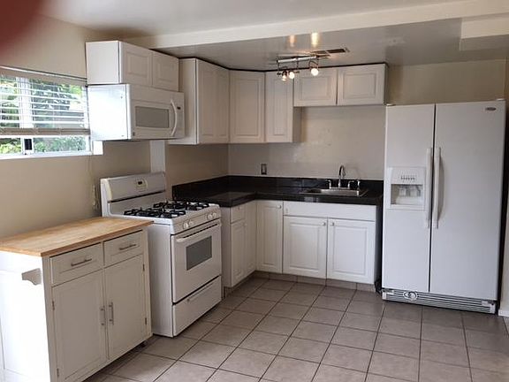 5th image of 415 Pacific Ave #B