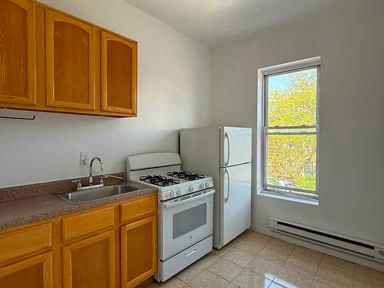 833 Saint Johns Pl #3F — Photo 2