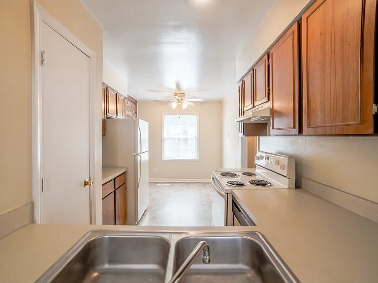 Monon Place I (Classic and Renovated), Managed by Buckingham Monon Living — Photo 14