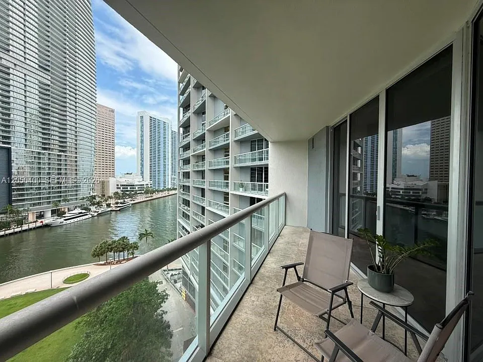 475 Brickell Ave #1012