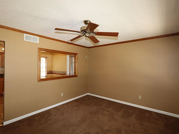 4th image of 200 Corman Rd