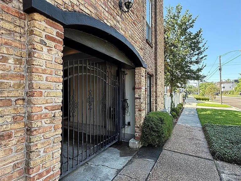 1909 Brun St #4 — Photo 48