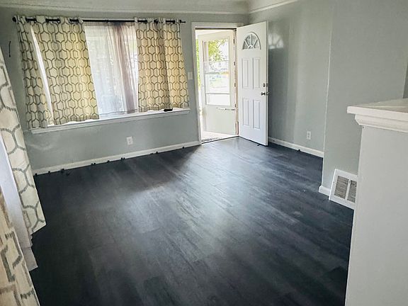 4th image of 1822 College Ave #1822