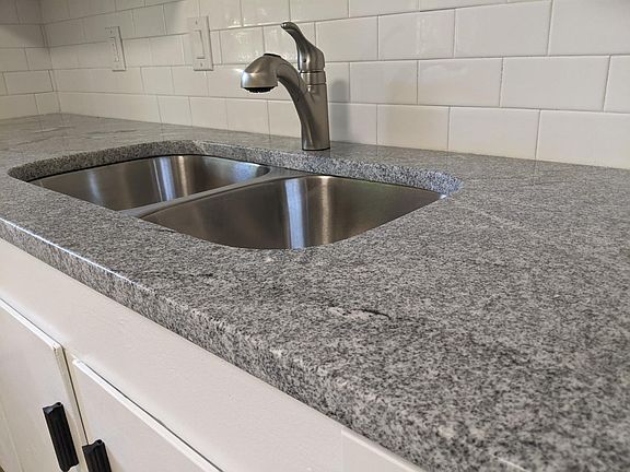 5th image of 3200 Windemere Pl