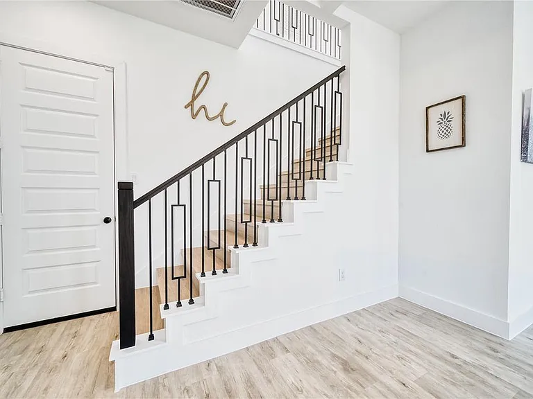 8107 Calhoun Rd — Photo 6