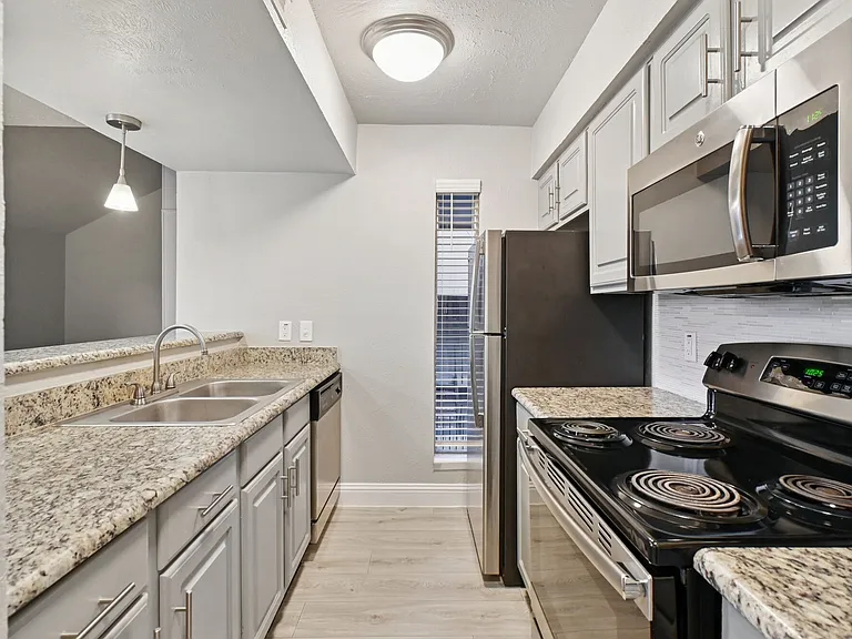 Avondale Parc @ Bellmar — Photo 35