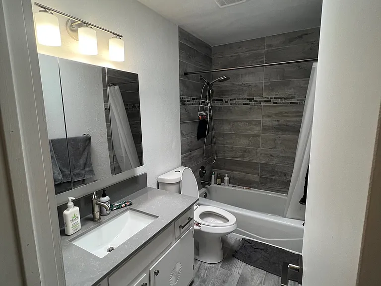 3202 Rufina St #F — Photo 14
