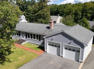 32 Lantern Ln, Burlington, MA 01803