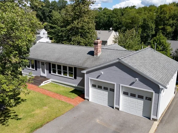 32 Lantern Ln, Burlington, MA 01803
