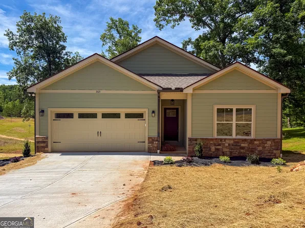 365 Hunts Ridge Dr, Cleveland, GA 30528