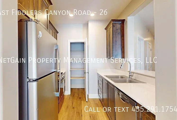 173 E Fiddlers Canyon Rd #26 — Photo 4