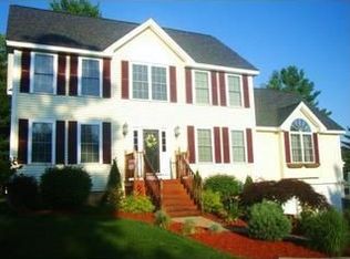 26 Fletcher Rd, Windham, NH 03087
