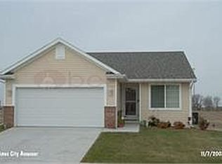 2421 Lakeside Dr, Ames, IA 50010