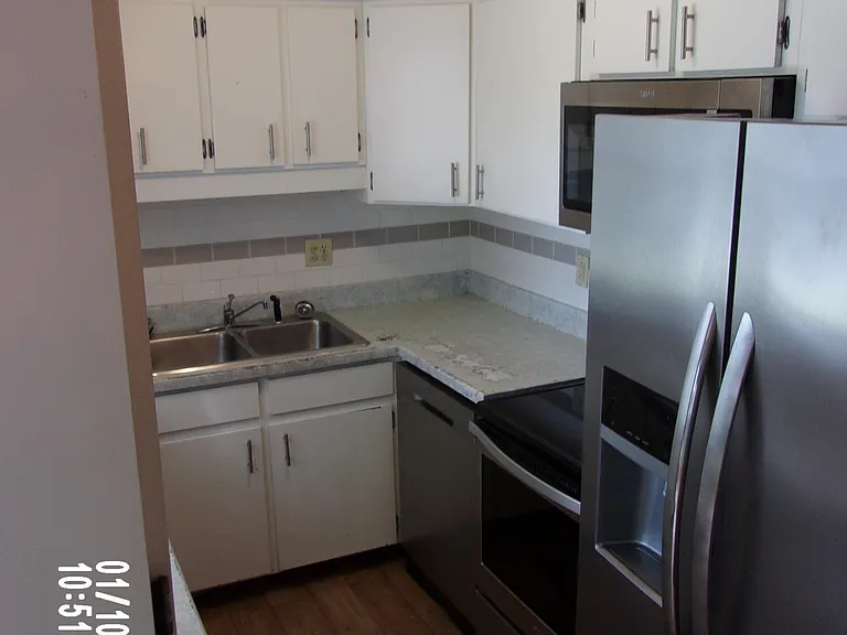 1105 Myrtle Ln — Photo 9