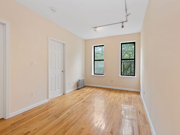 3rd image of 336 E 67th St APT 17