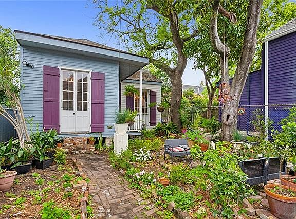 2nd image of 2021 Burgundy St