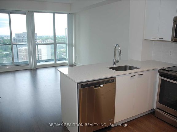 5th image of 30 Roehampton Ave Unit 2303
