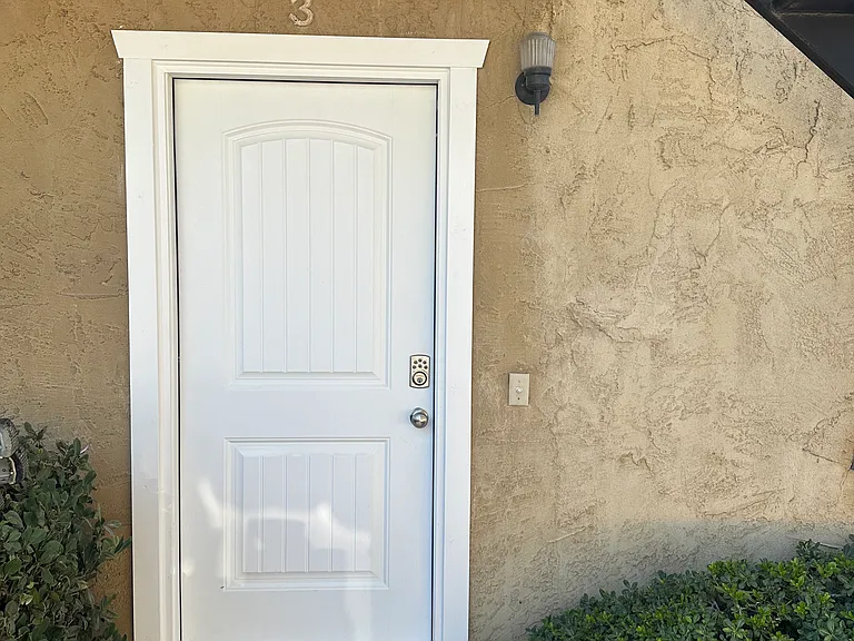 3700 White Ln #3 — Photo 11