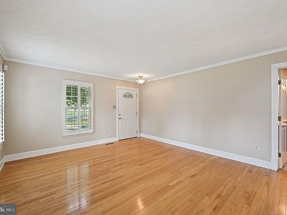 5th image of 6314 Roan Stallion Ln