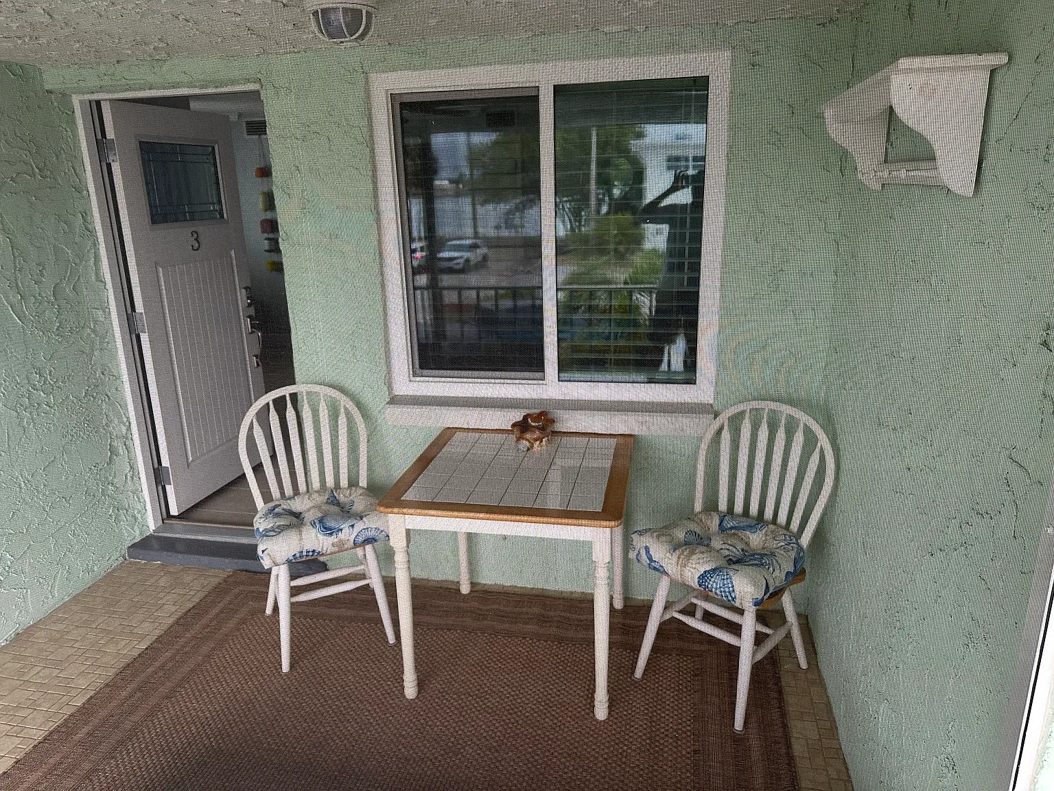 584 Bay Esplanade — Photo 1