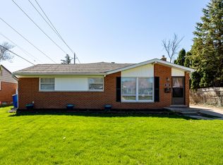 350 Hollywood Dr, Saline, MI 48176