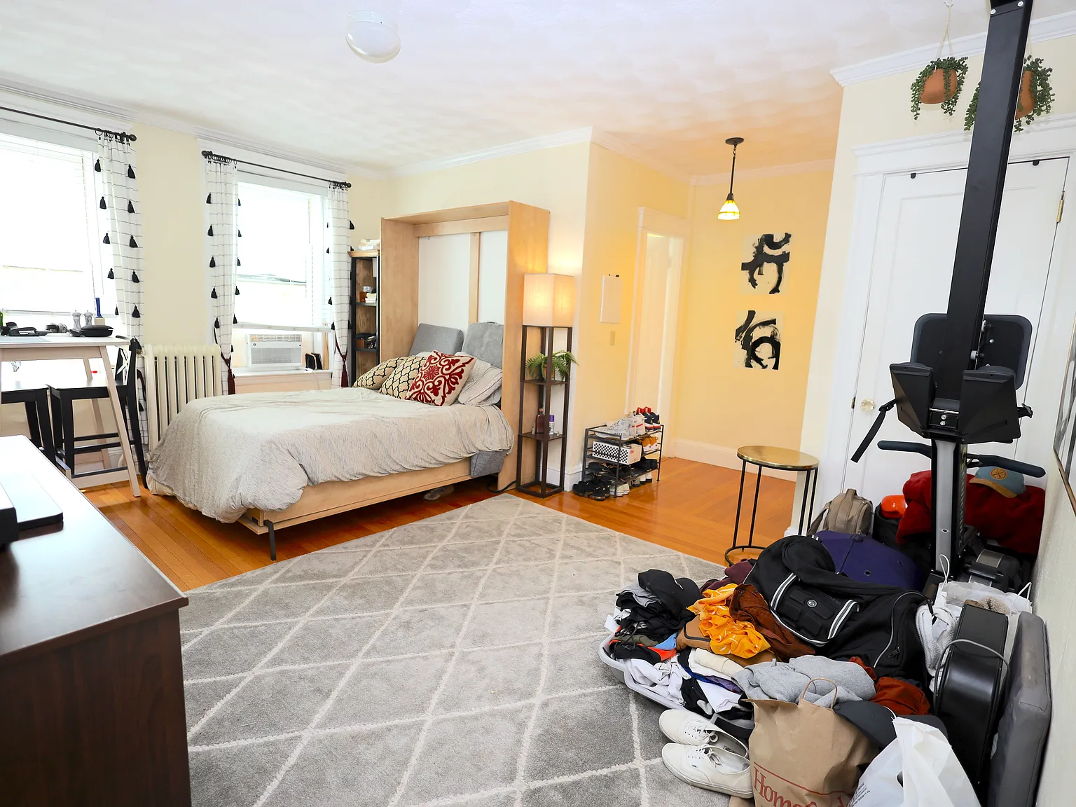 Studio, 400 sqft, $2,500 — Photo 3